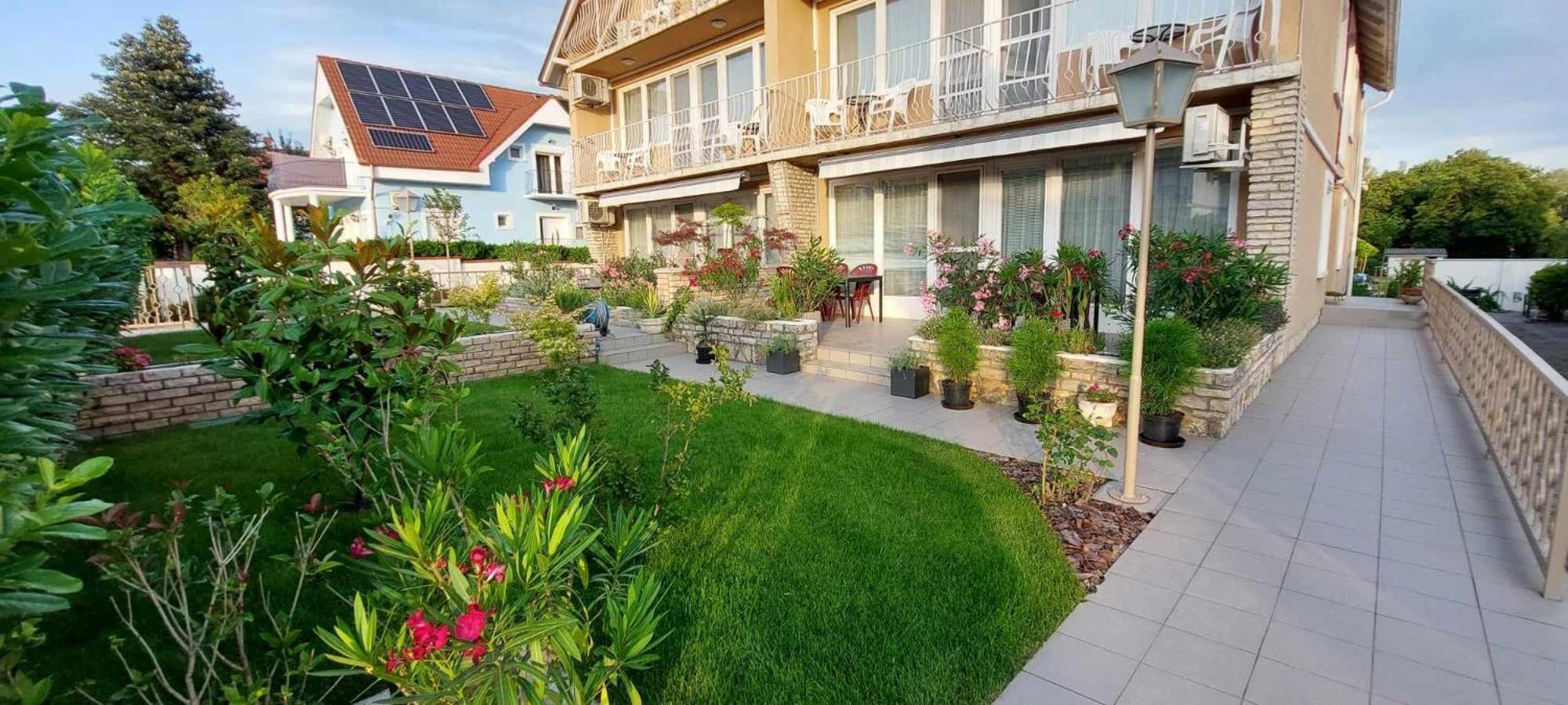 Siesta Apartmanhaz Balatonfuered Екстериор снимка