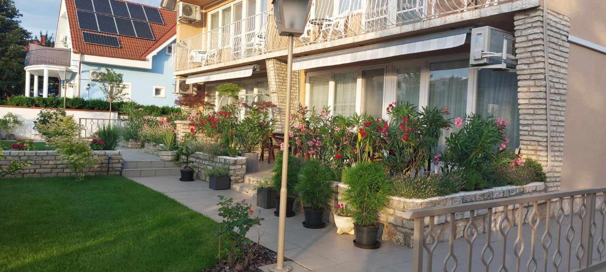 Siesta Apartmanhaz Balatonfuered Екстериор снимка