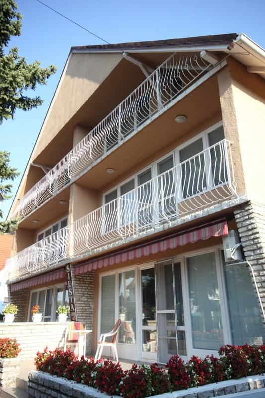Siesta Apartmanhaz Balatonfuered Екстериор снимка